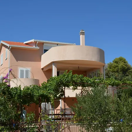 Apartment Giuliana Orebic