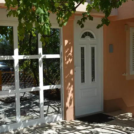Giuliana Apartment Orebic