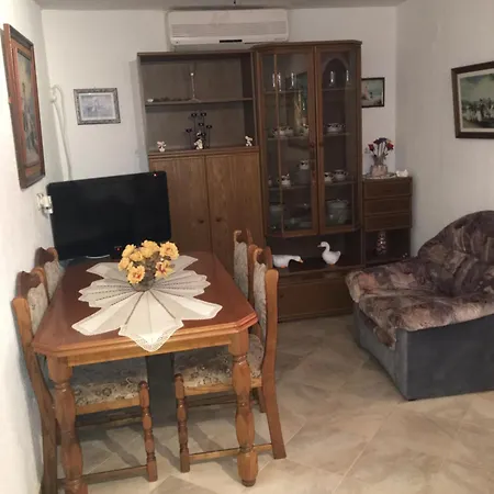 Apartment Giuliana Orebic
