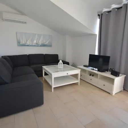 Giuliana Appartement *